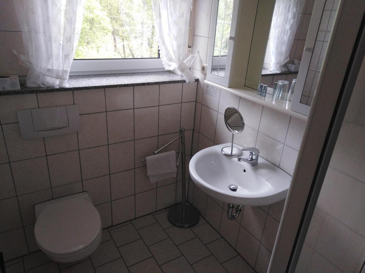 Zimmer Ohne Fruehstueck In Der Forellenzucht Burgen  Eksteriør billede